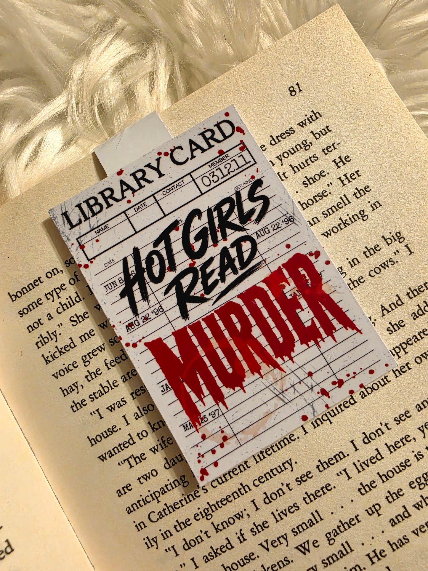 Hot Girls Read Murder